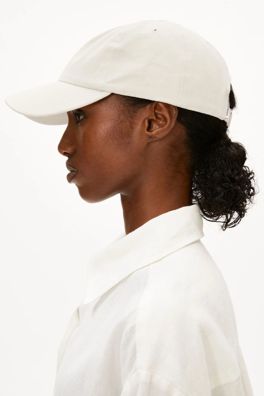 YENAAS Bold Cap