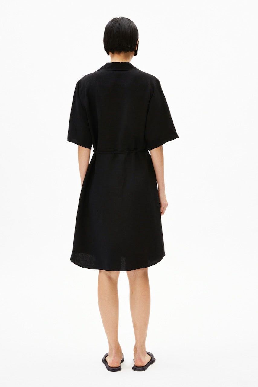 FEMNAAMI LINO Kleid
