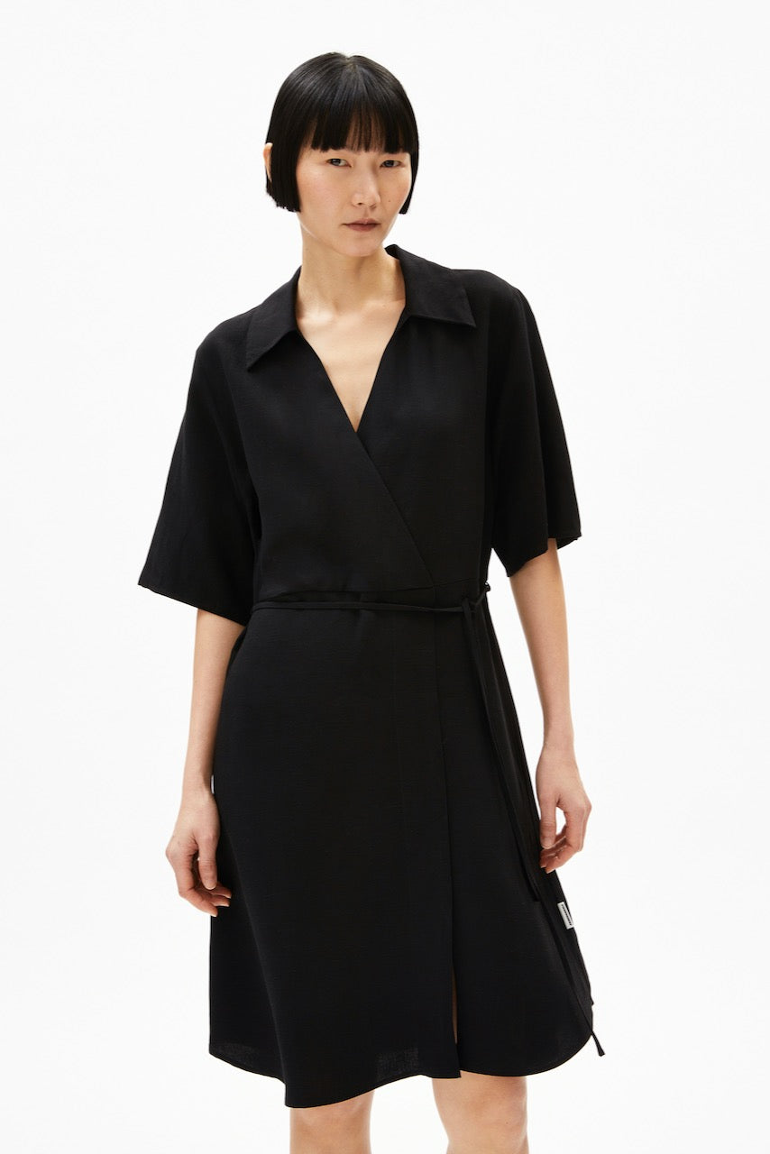 FEMNAAMI LINO Kleid