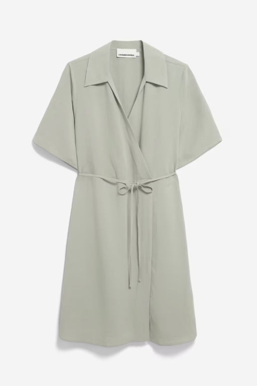 FEMNAAMI LINO Kleid