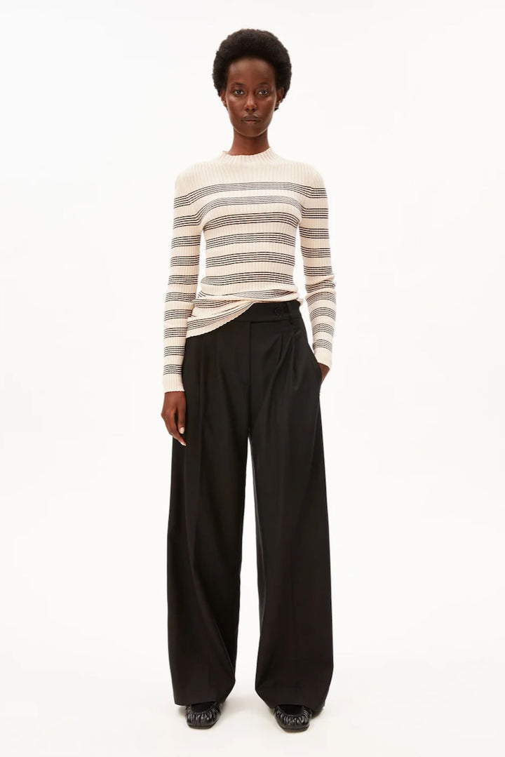 ALAANIA Striped Knit Sweater oatmilk black