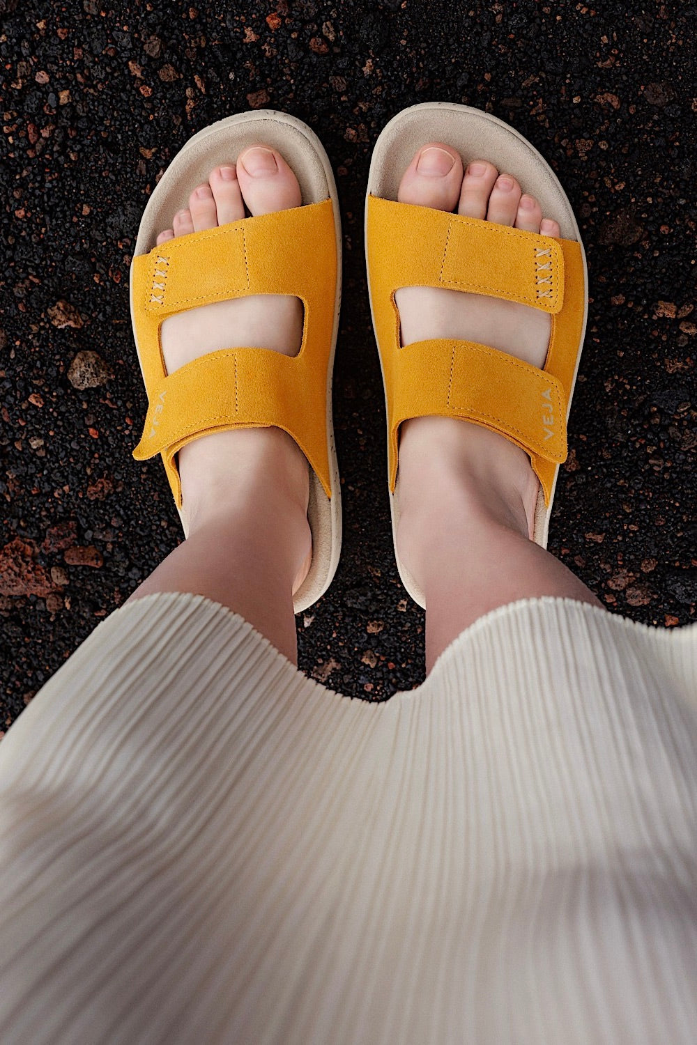ETNA Suede safran almond