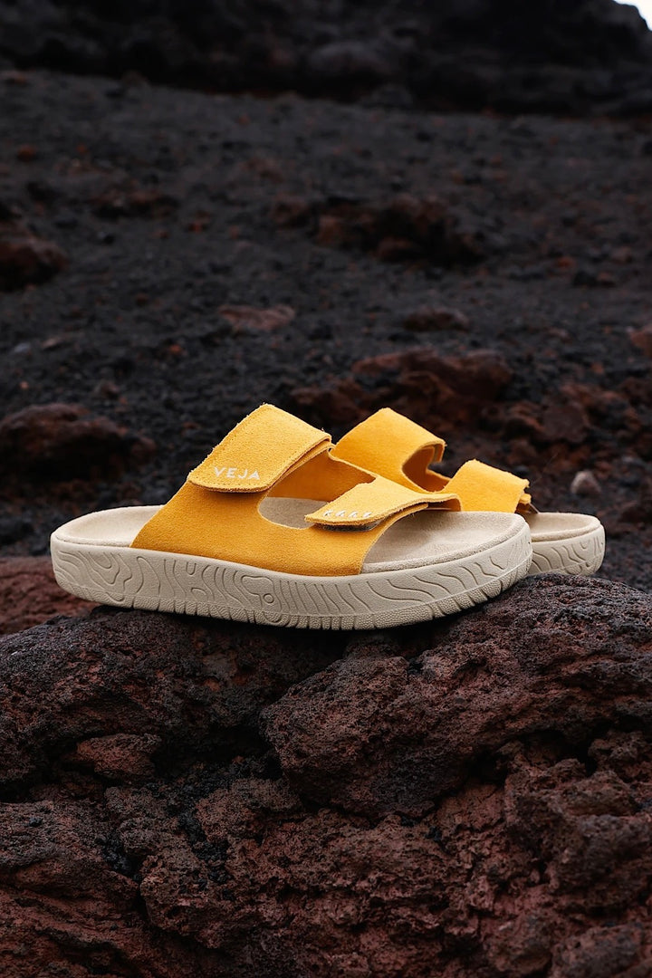 ETNA Suede safran almond