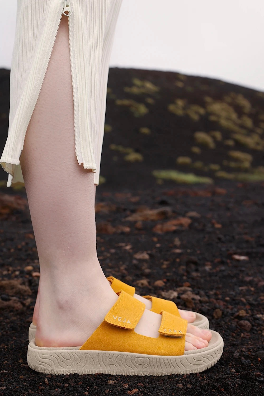 ETNA Suede safran almond