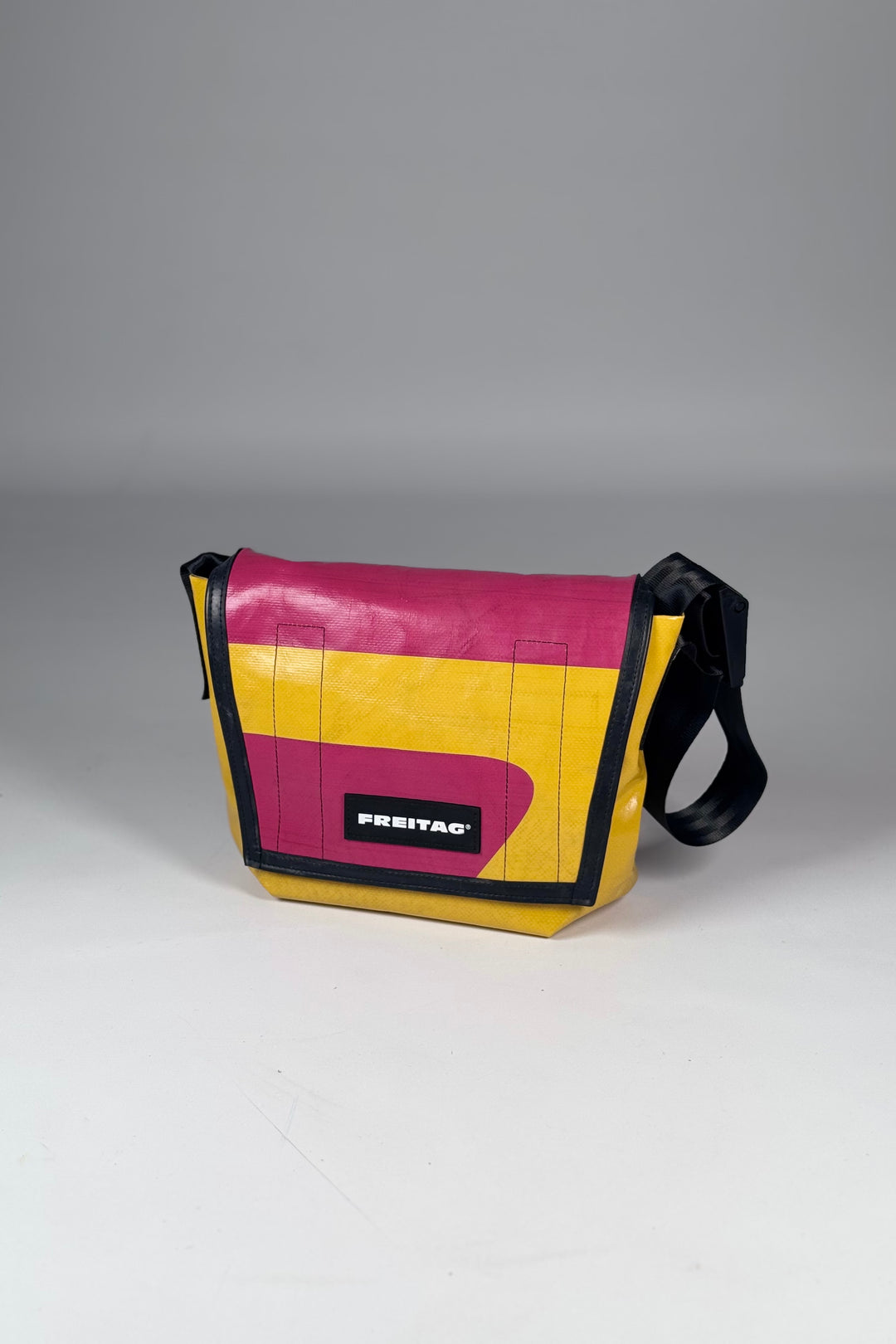 LASSIE F11 Messenger Classic S