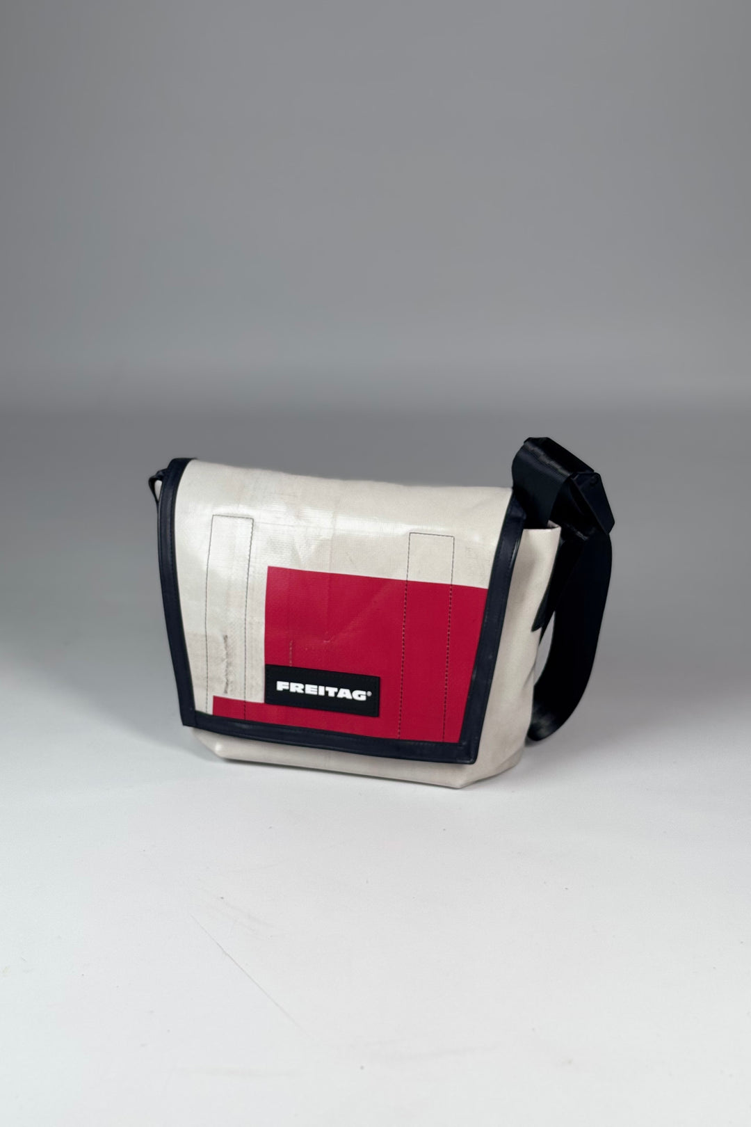 LASSIE F11 Messenger Classic S