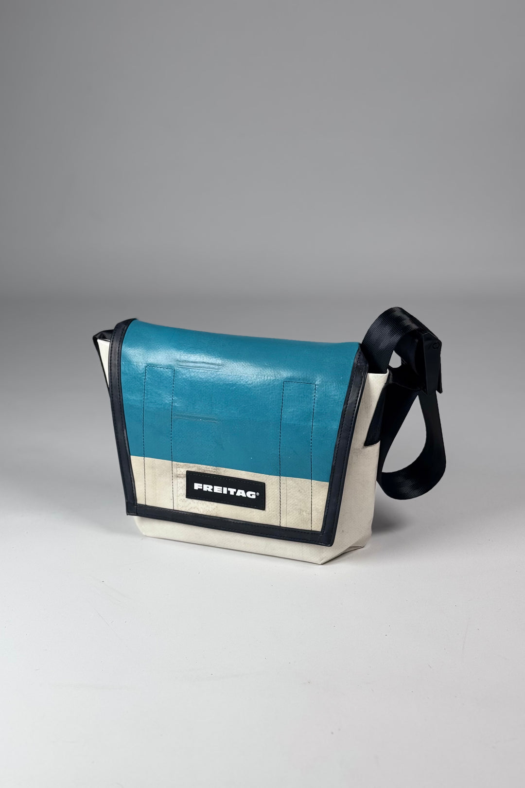 LASSIE F11 Messenger Classic S