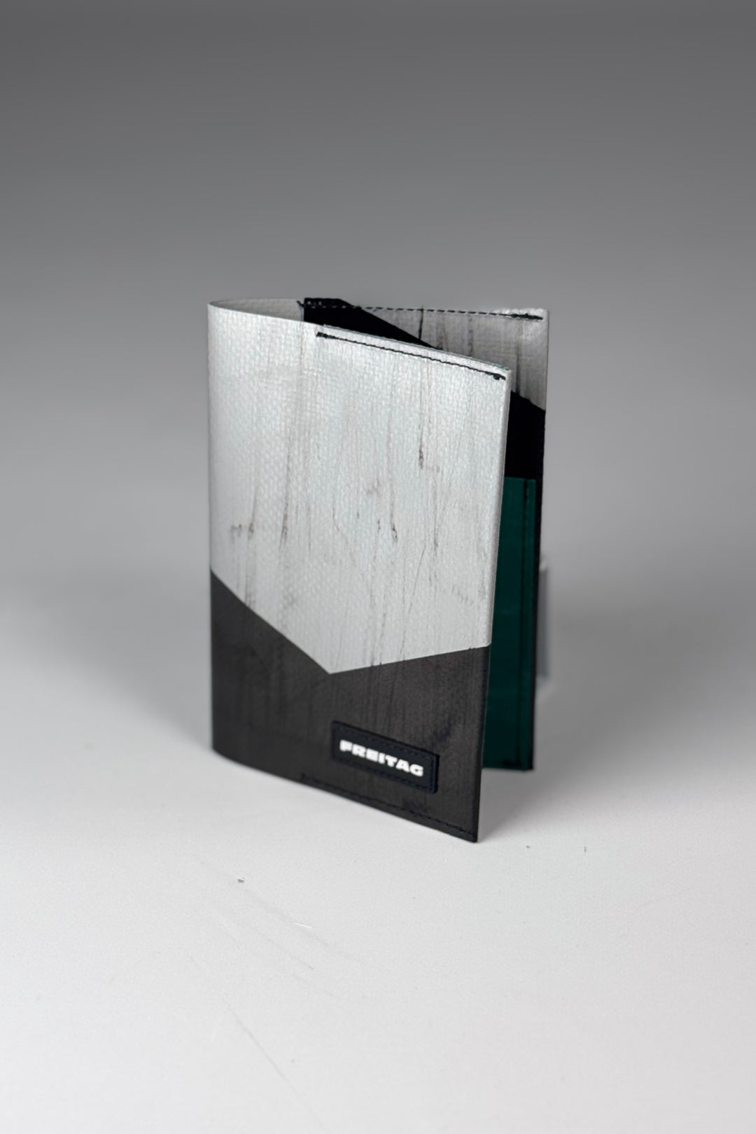 EXPLORER F243 2-in-1 Sleeve