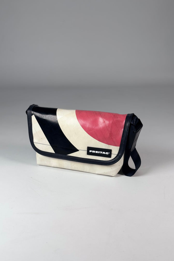 HAWAII FIVE-O F41 Messenger Bag extra small