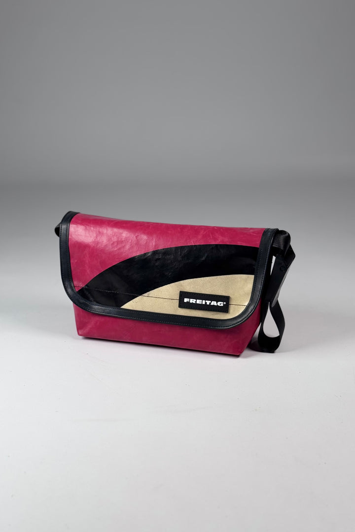 HAWAII FIVE-O F41 Messenger Bag extra small