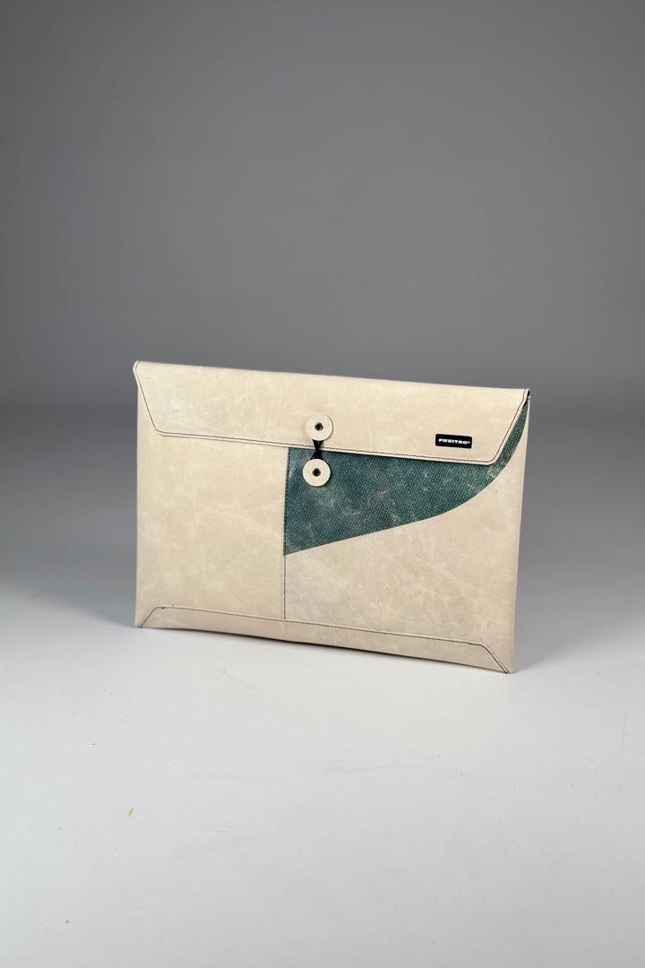 F421 SLEEVE for Laptop 15"
