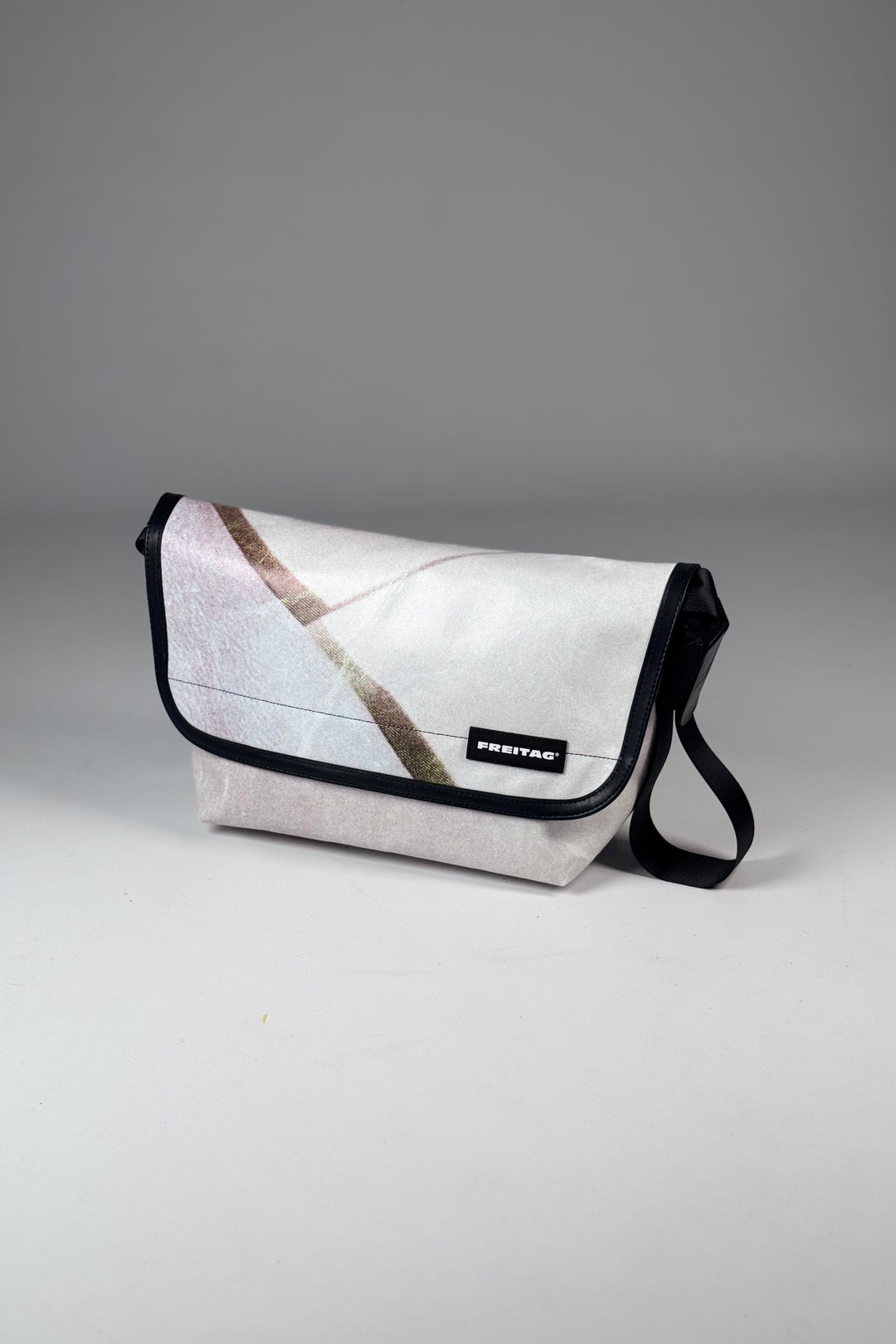 SURFSIDE 6 F42 Messenger