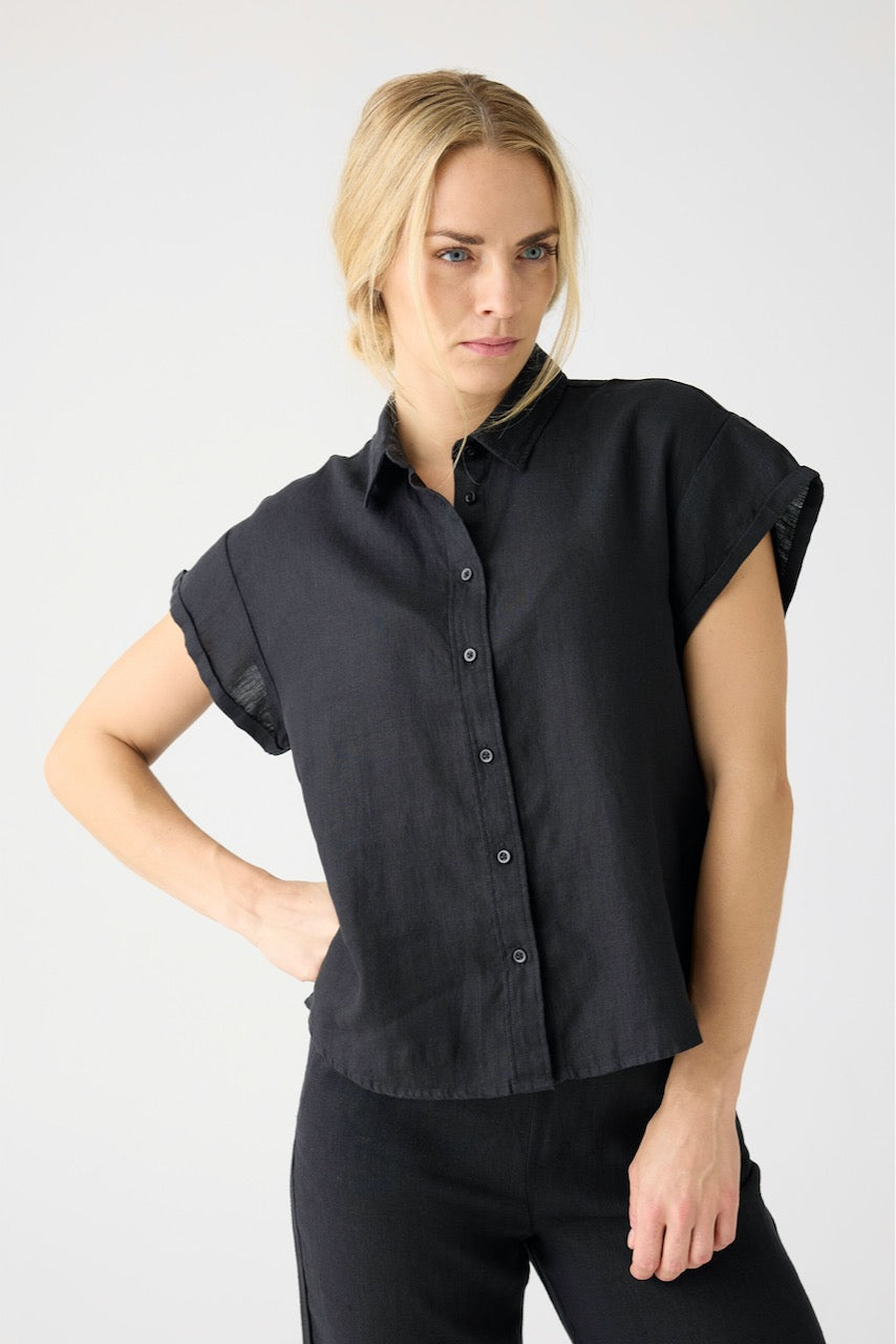 ASTER Fold Up Shortsleeve Linen Shirt