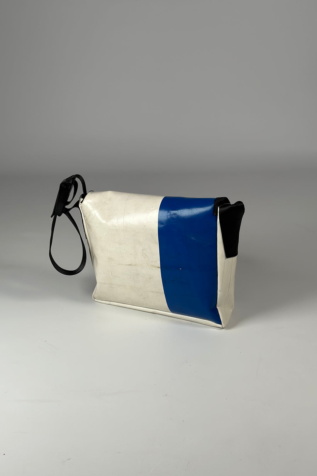 LASSIE F11 Messenger Classic S