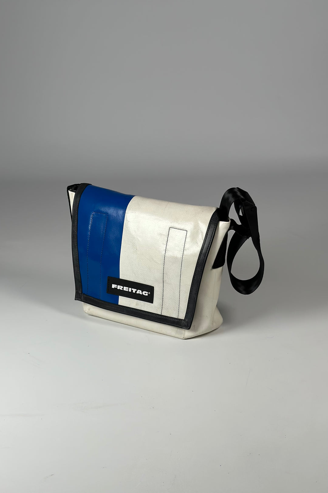 LASSIE F11 Messenger Classic S